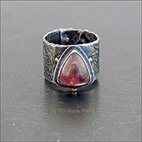 Широкое кольцо с турмалином
