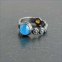 Изящное кольцо с синим халцедоном и золотистым цитрином.