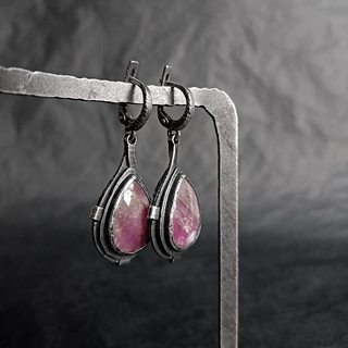 серьги с розовыми камнями