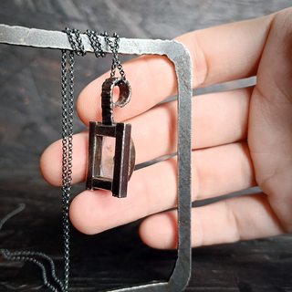 задняя сторона кулона