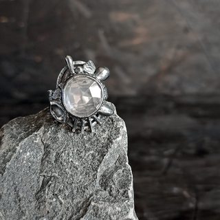 Перстень с розовым кварцем