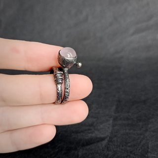 вид колец на руке