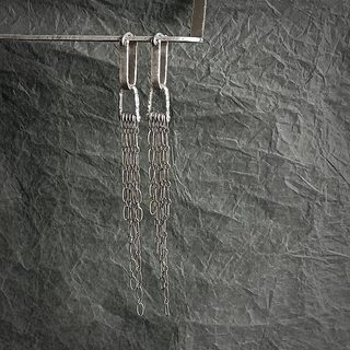 Длинные серьги с подвесками из цепочек