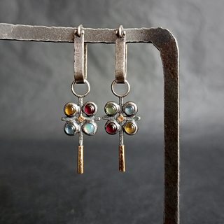 Серьги с цветными камнями - общий вид