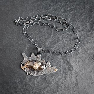 Цепь с кулоном 2