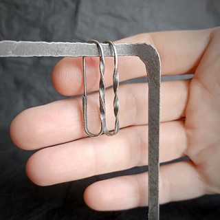 Вид серёг на руке