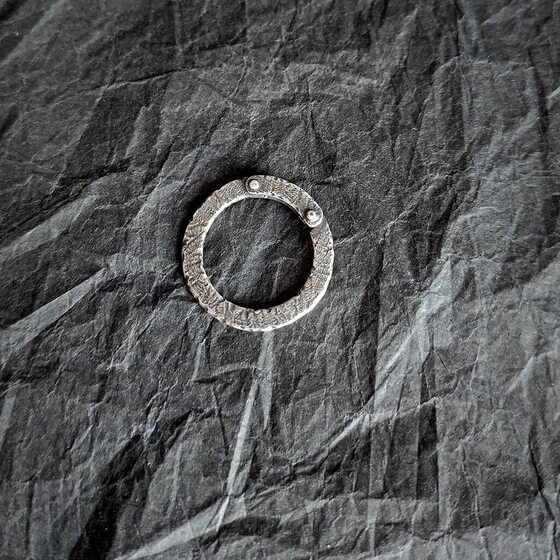 большой круглый замок