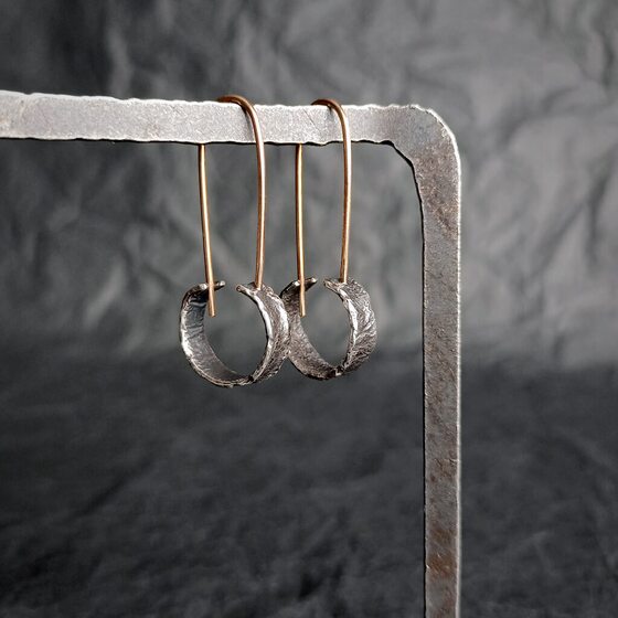 Серьги на подставке