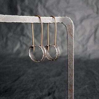 Серьги на подставке